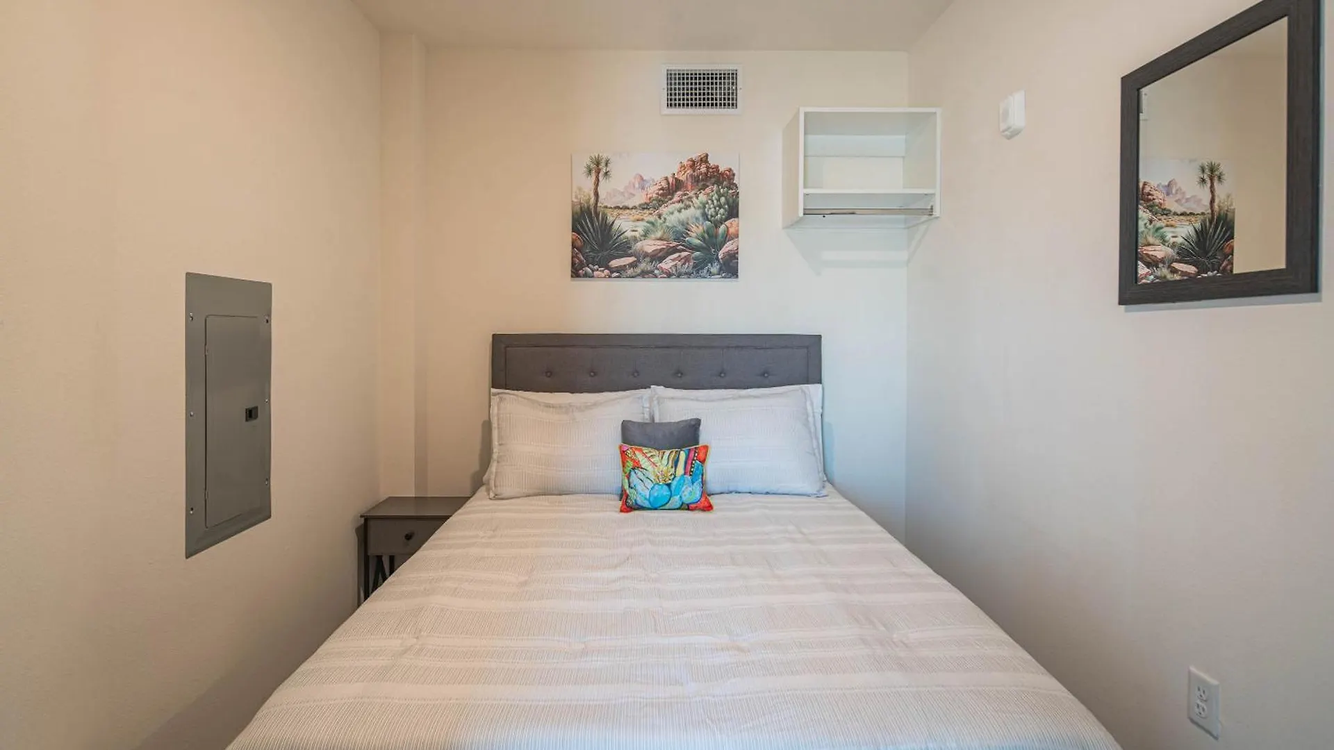 Daire Family Friendly Phoenix Escape With Large Pool!