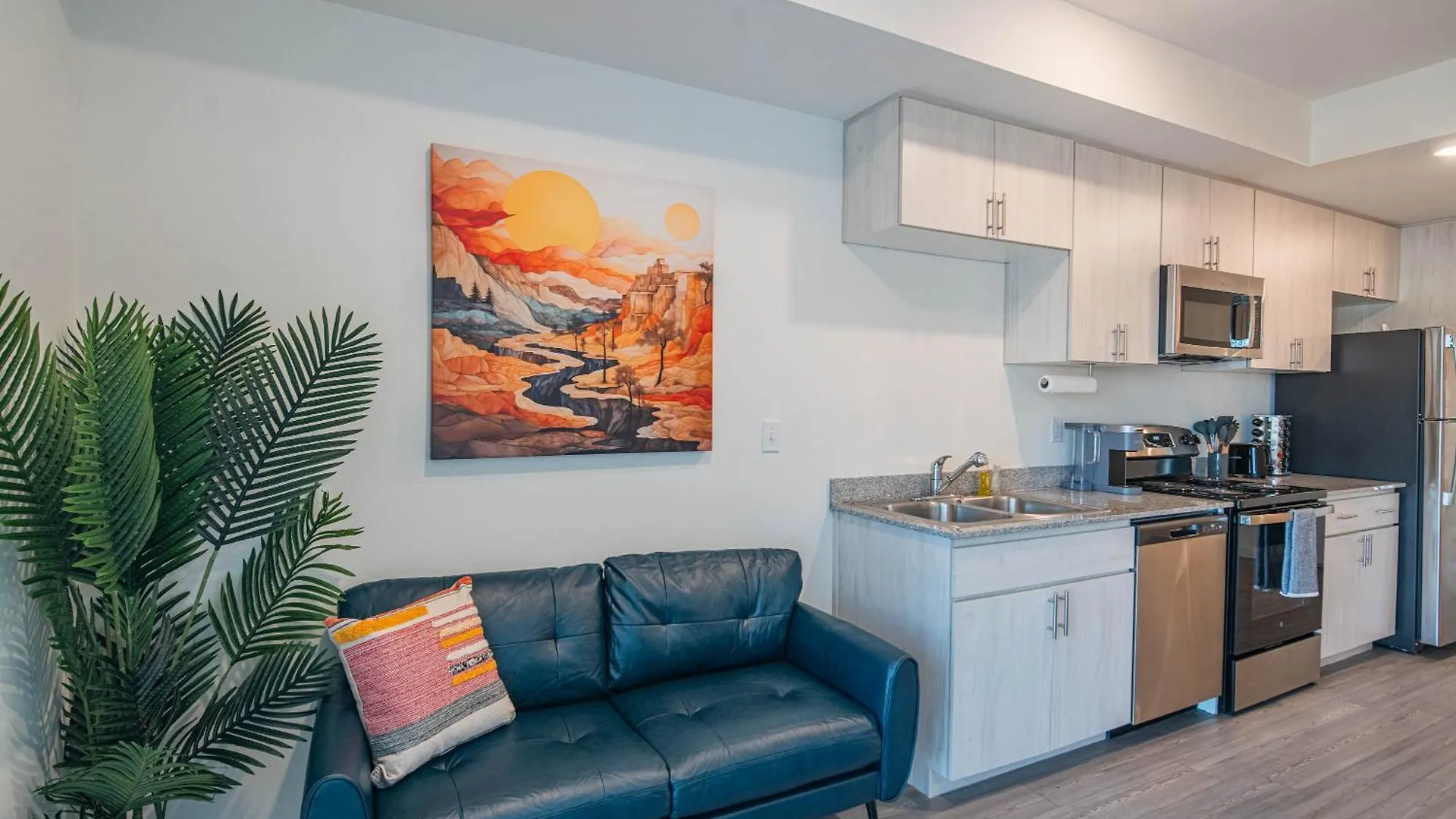 Family Friendly Phoenix Escape With Large Pool! 0*,