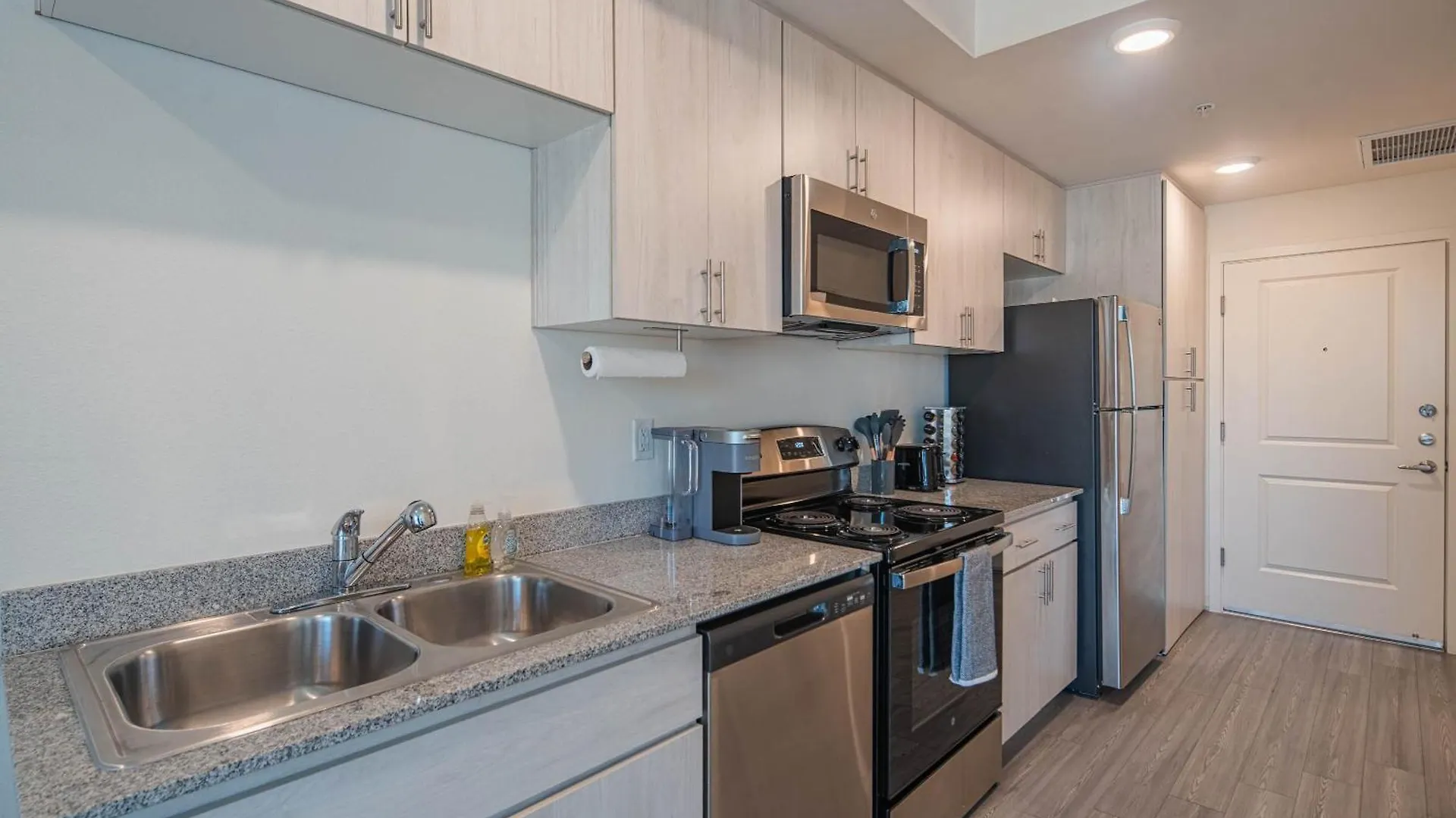 Family Friendly Phoenix Escape With Large Pool! ABD